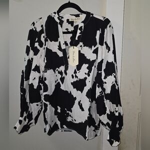 Black Vine & Love  Cow Print V Neck Blouse NWT Small